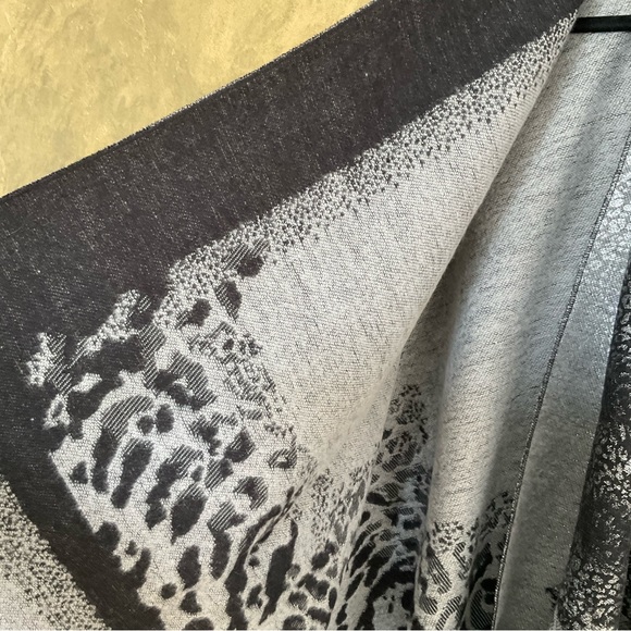 Metallic Leopard Fringe Draped Wrap Poncho - Picture 6 of 7